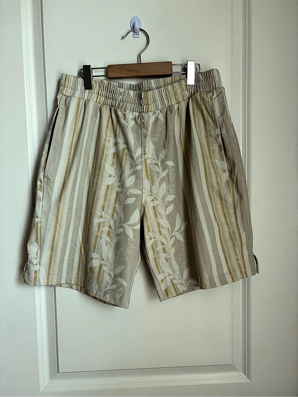 Shore Striped Bermuda Shorts in Cream & Yellow Size Medium
